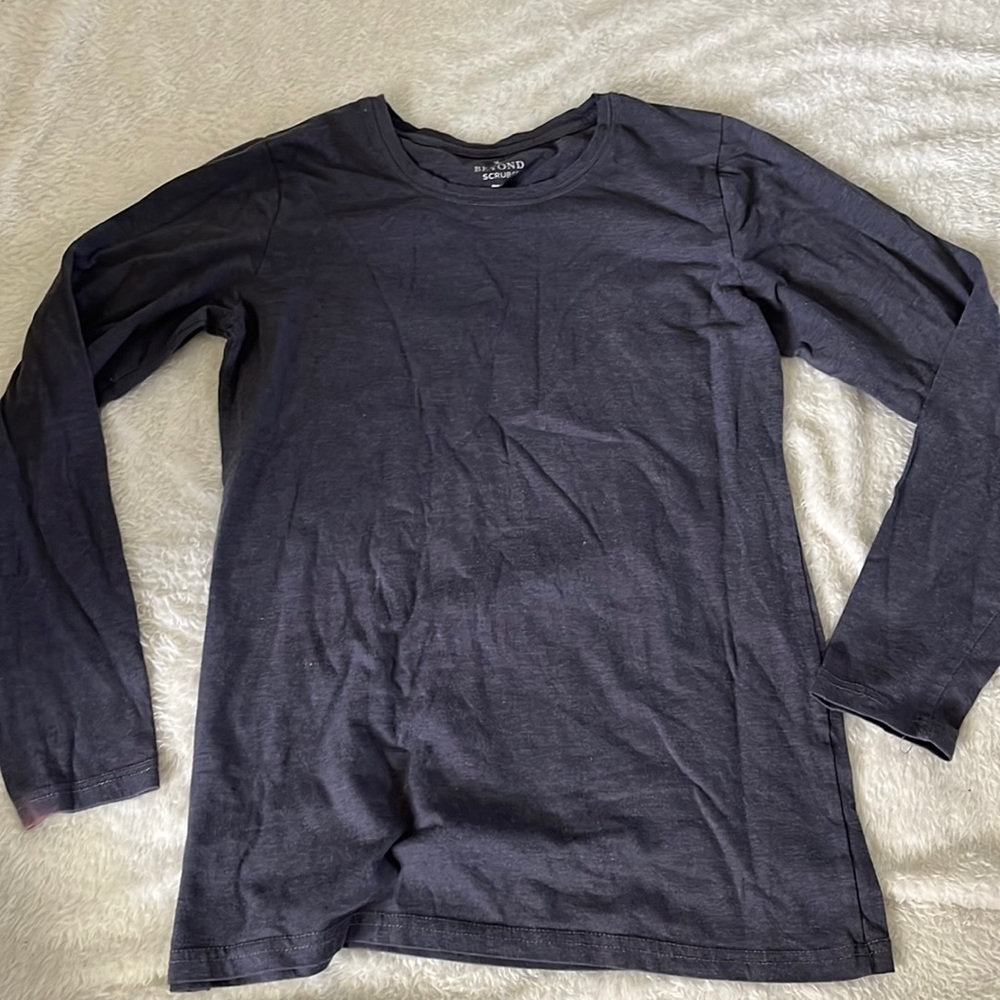 Dark grey tshirt